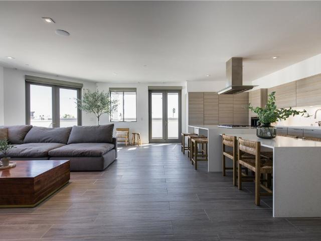 Townhouse for rent in Newport Beach