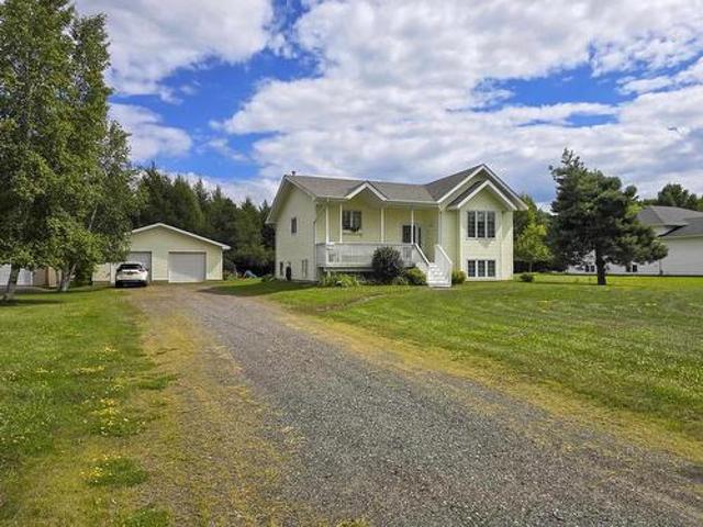 House for sale in Thunder Bay, Ontario