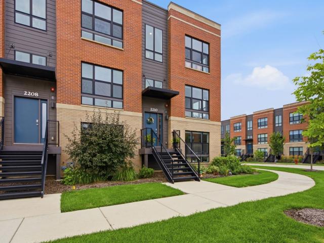 Townhouse for sale in Schaumburg, Illinois