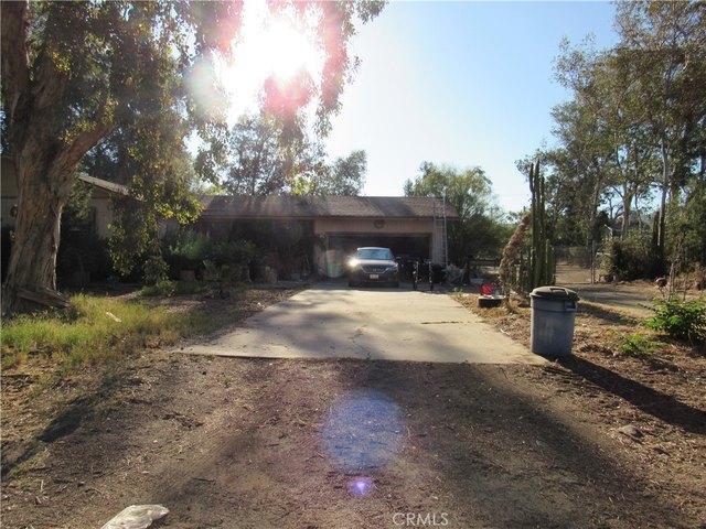 House for sale in Nuevo, California