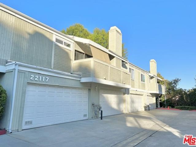 Townhouse for sale in Woodland Hills-Warner Center Neighborhood Council District, Canoga Park