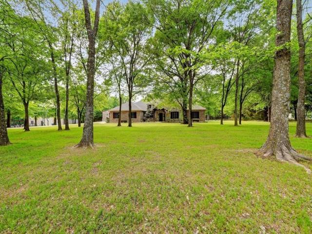 House for sale in Wills Point, Texas