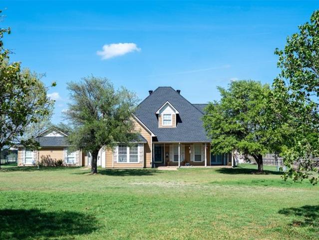 House for sale in Ellis, Texas
