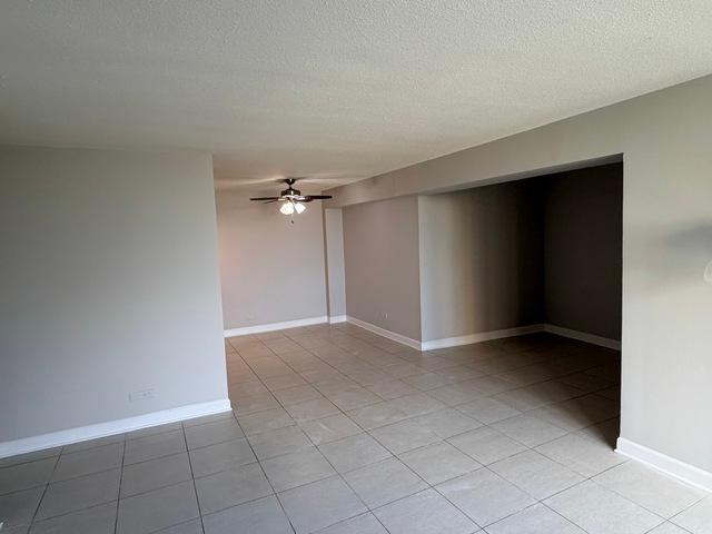Condo for sale in Lombard, Illinois