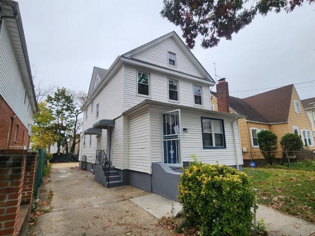 House for sale in Queens, Arverne