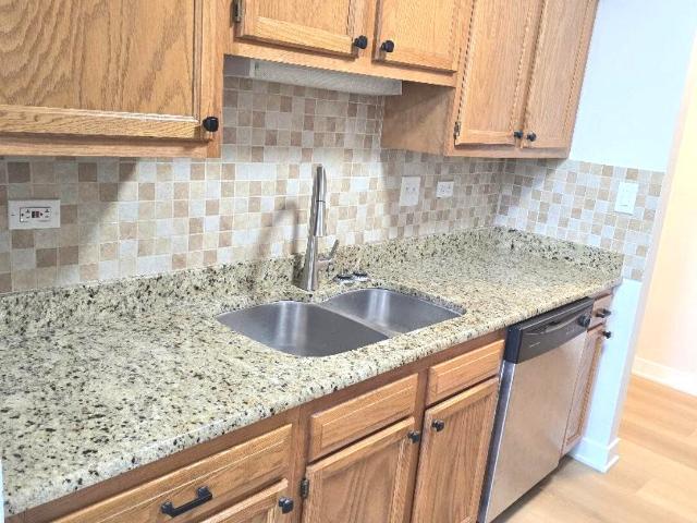 Condo for rent in Woodridge