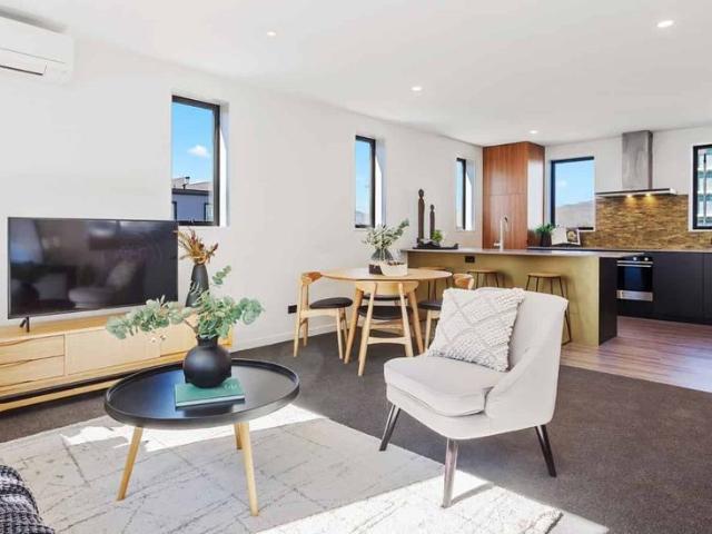 Townhouse for rent in Heathcote, Canterbury