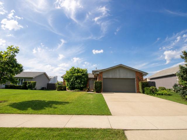 House for sale in Crest Hill, Illinois