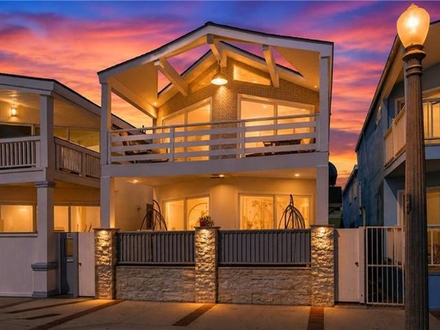 House for sale in Corona Del Mar, California