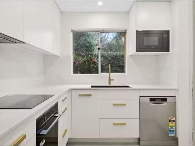 Apartment for rent in Willoughby