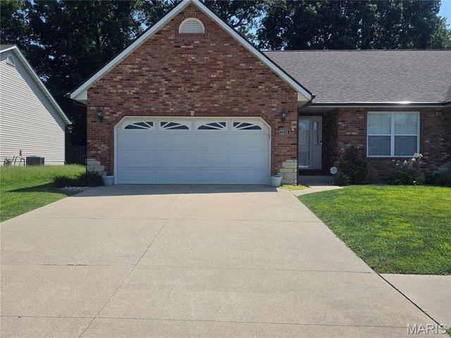 House for sale in Shiloh, Illinois