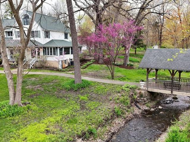 House for sale in Mchenry, Illinois