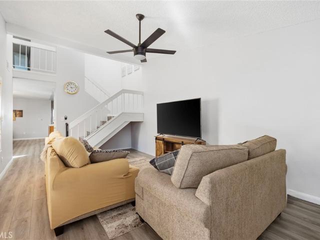 Townhouse for sale in Chatsworth Neighborhood Council District, Canoga Park