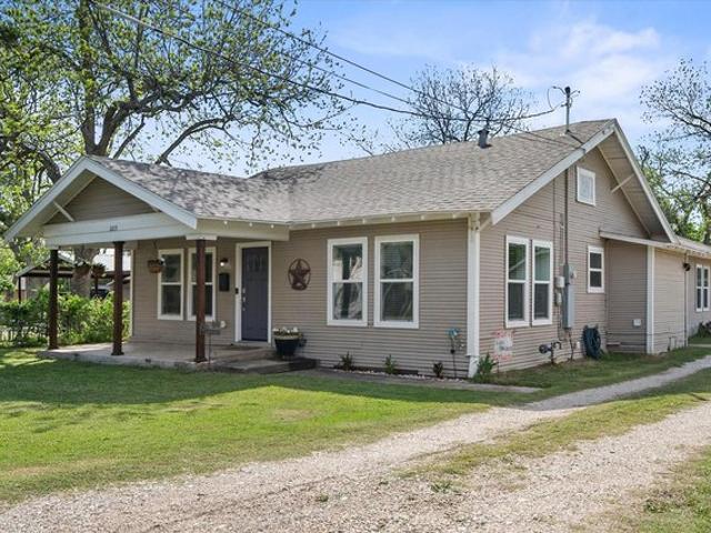 House for sale in Navarro, Texas