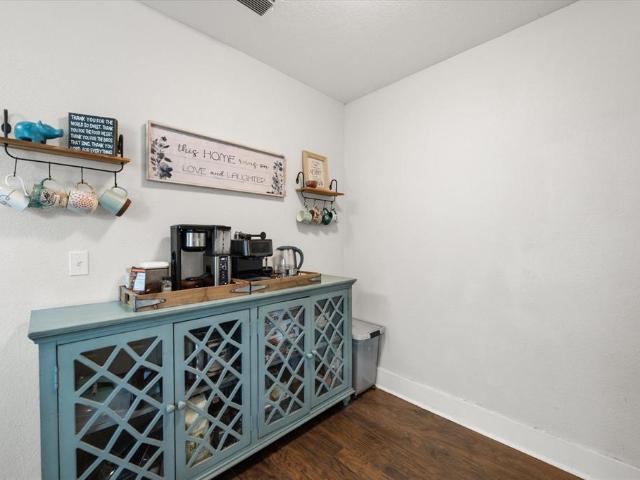 House for sale in Navarro, Texas