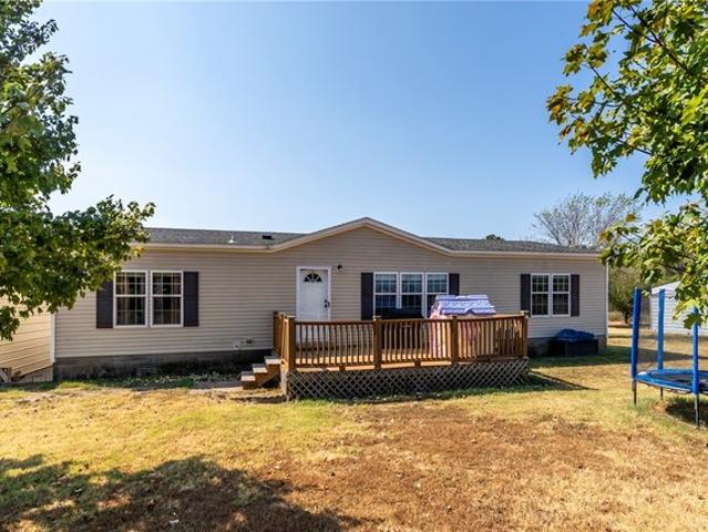 House for sale in Gentry, Benton County