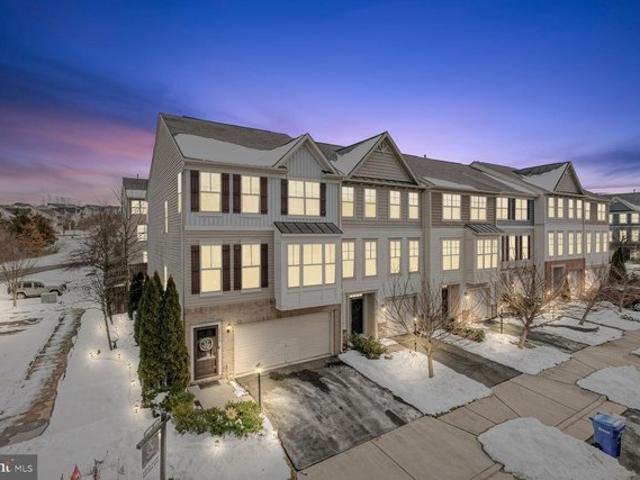 Townhouse for sale in Virginia