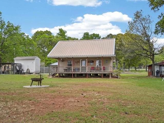 House for sale in Henderson, Texas