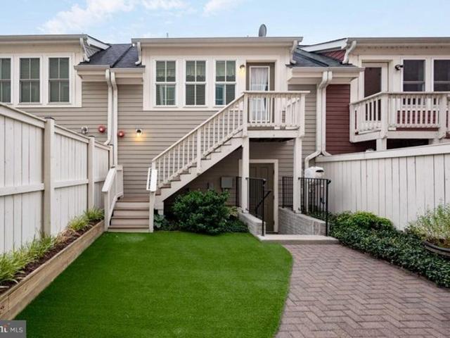 Townhouse for sale in Virginia
