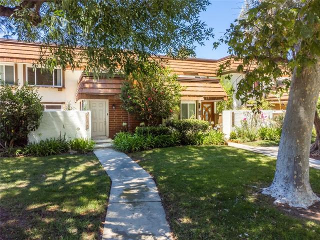 Townhouse for sale in Chatsworth Neighborhood Council District, Canoga Park