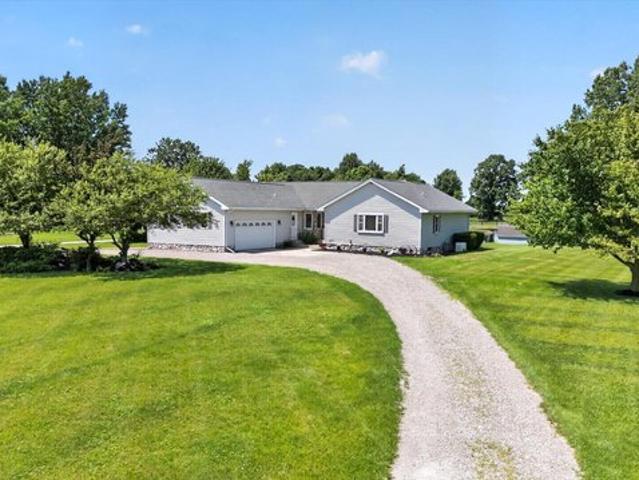 House for sale in Armada, Macomb County