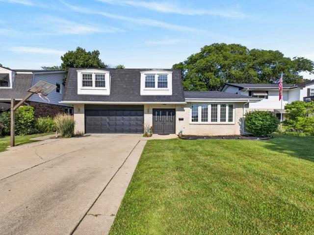 House for sale in Hillside, Illinois