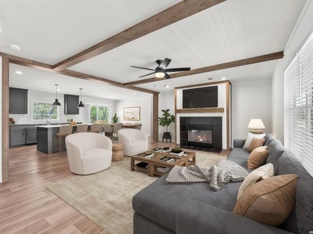 House for sale in Somerset, Texas