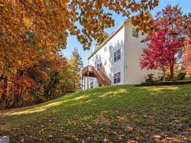 House for sale in Woodbriar East, Buford