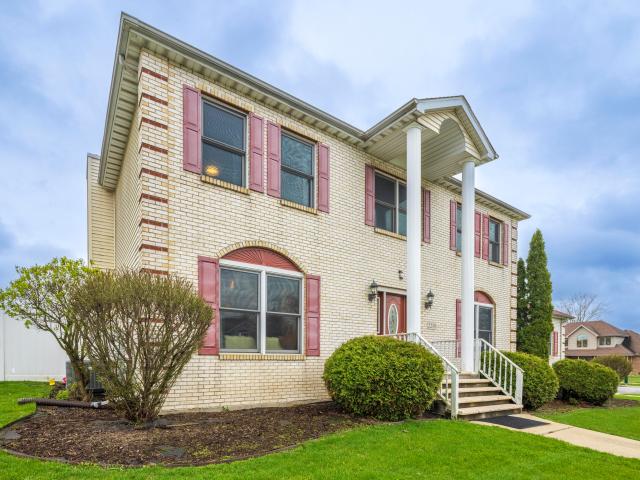 House for sale in Schererville, Indiana