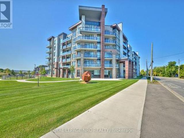 Condo for sale in Ancaster, Ontario