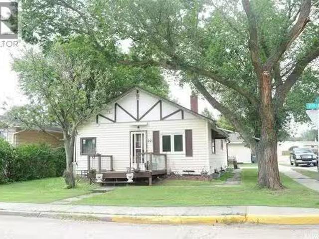 House for sale in Assiniboia, Saskatchewan