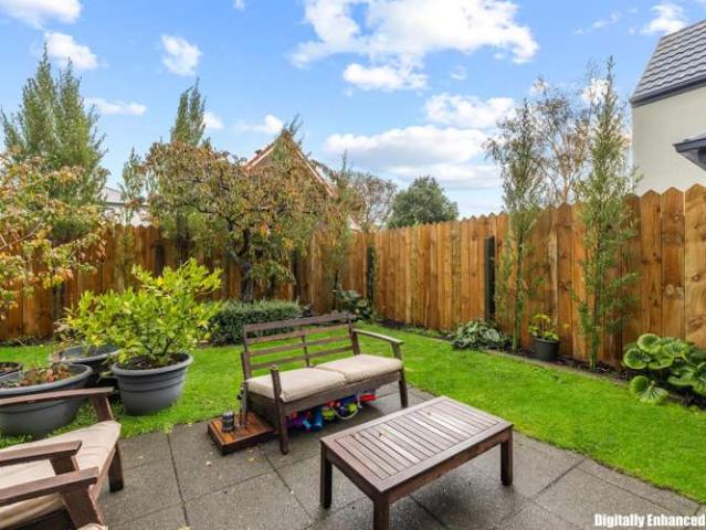 Townhouse for sale in Heathcote, Canterbury