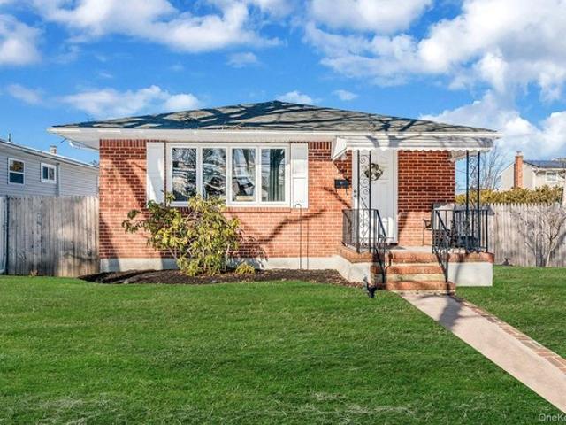 House for sale in Babylon, New York