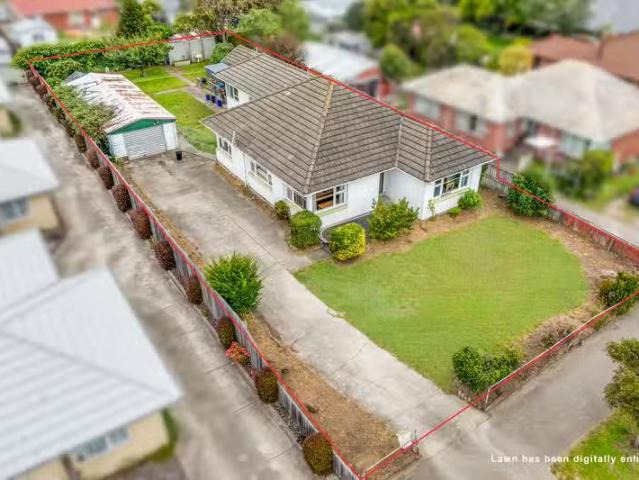 House for sale in Chaslands, Canterbury