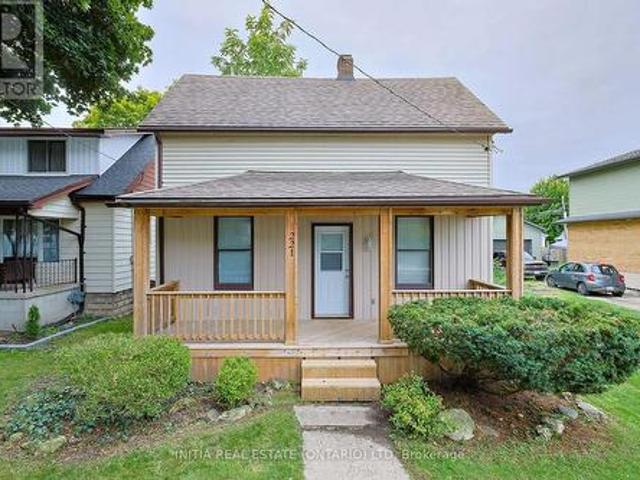 House for sale in Brights Grove, Ontario