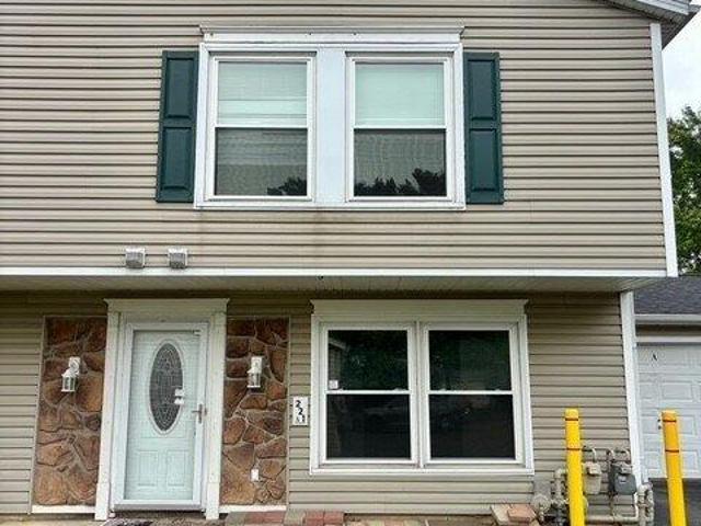 Condo for sale in Medina