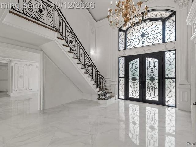 House for sale in Charing Cross Woods, Bloomfield Hills