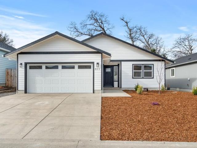 House for sale in Oregonia