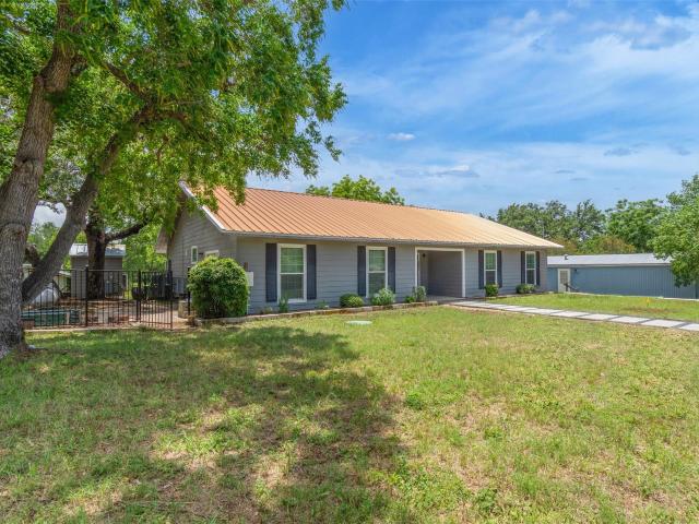 House for sale in Kingsland, Texas