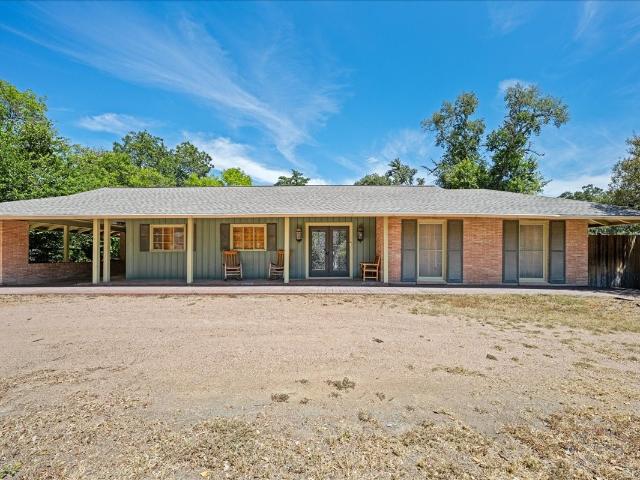 House for sale in Flatonia, Texas