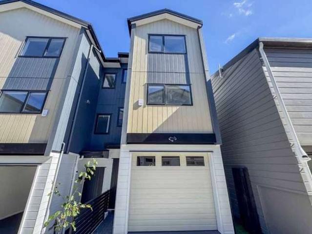 Townhouse for rent in Glen Innes