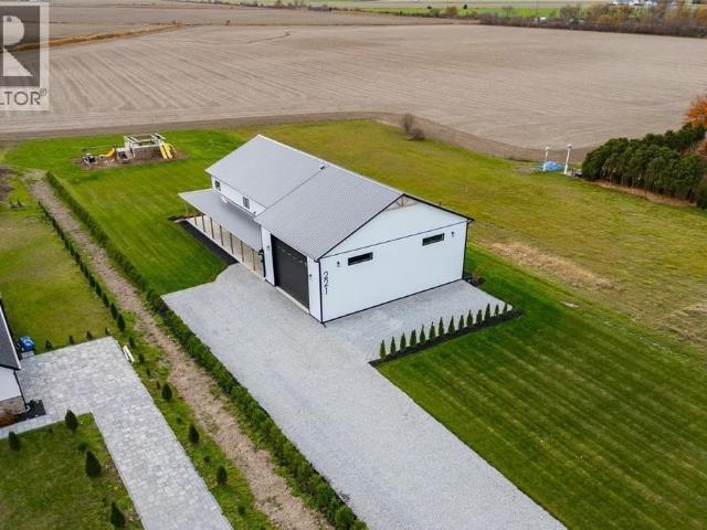 House for sale in Chatham–kent, Ontario