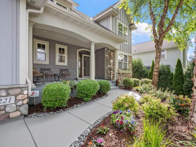 House for sale in Excelsior