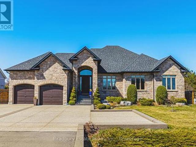 House for sale in Ancaster, Ontario