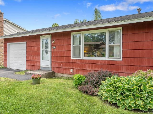 House for sale in Jamesville, New York