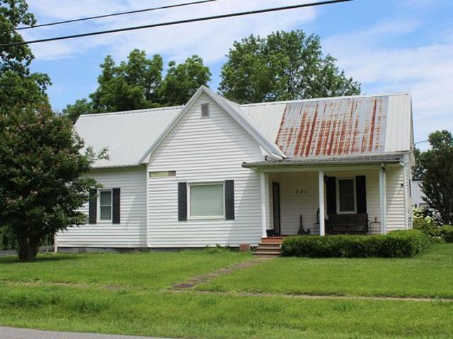 House for sale in Arlington, Kentucky