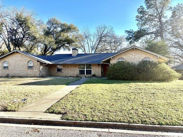 House for sale in Henderson, Texas