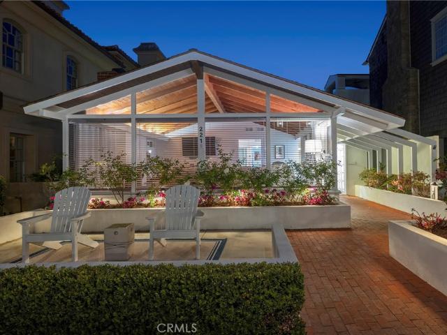 House for sale in Corona Del Mar, California