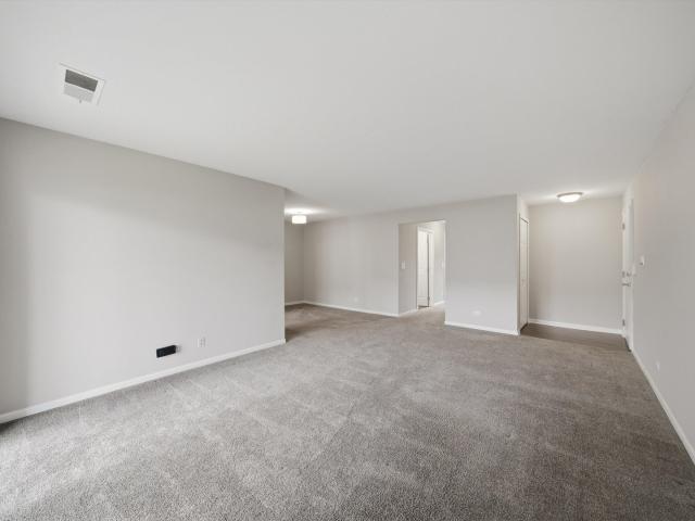 Condo for sale in Medinah, Illinois