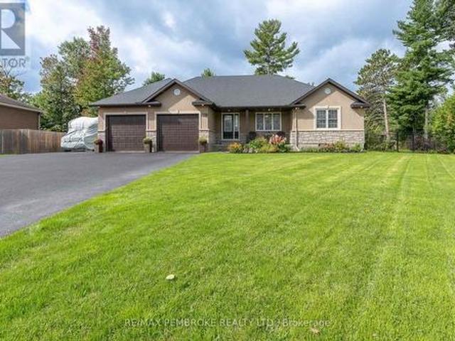 House for sale in Renfrew, Ontario